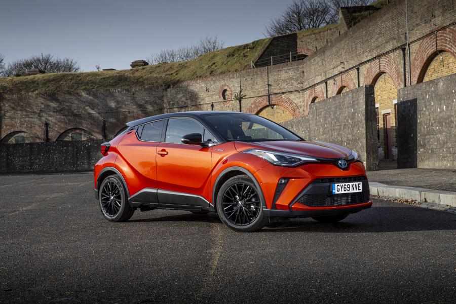  Toyota C-HR Hybrid Orange Edition 2019 года  (UK) (фото 1 из 34)